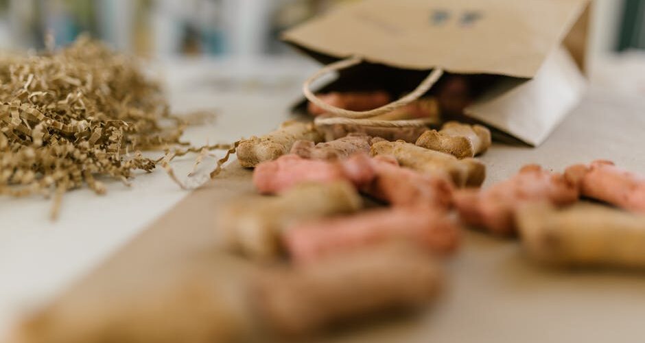 How to Make Homemade Pet Treats: Safe Recipes for Dogs and Cats